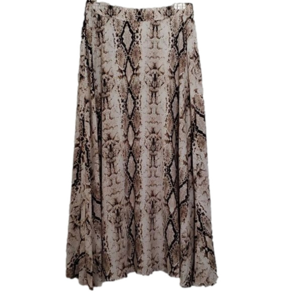 NWT Women's Animal Print Circle Skirt Size Small - Picture 1 of 8